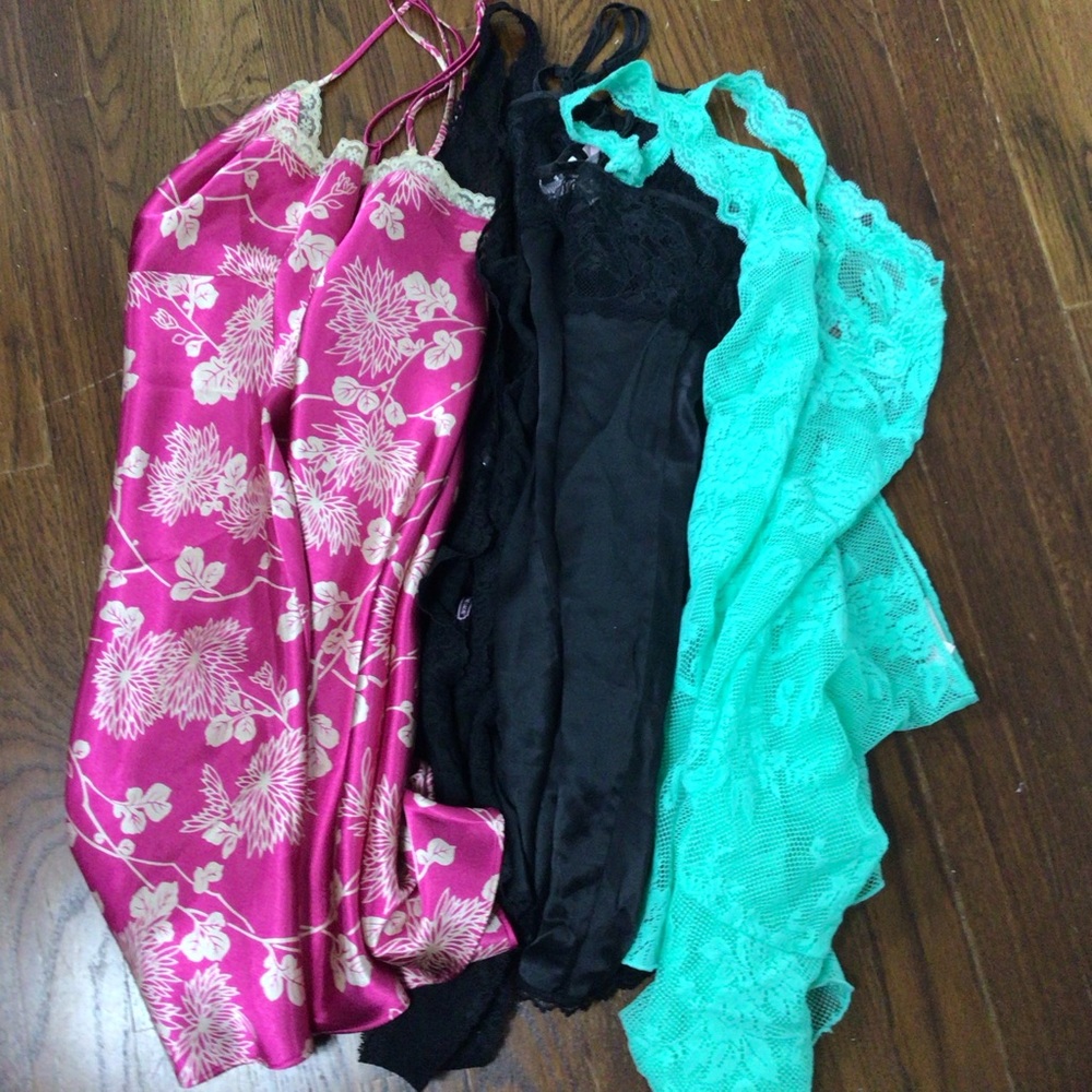 Victoria’s Secret bundle set of 4 all women’s size large